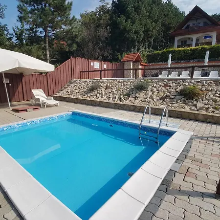 Csalogany Apartment - Biro Tours Nr 152 شقة فونيارتْسفاشغ