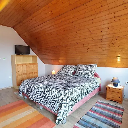 Csalogany Apartment - Biro Tours Nr 152 فونيارتْسفاشغ